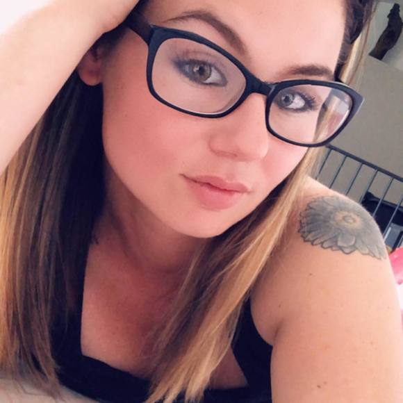 Meet the Posher Other - Meet your Posher, Cassandra